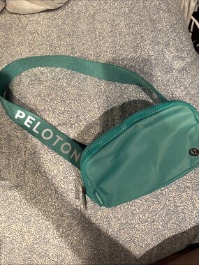 LIKE NEW lululemon Peloton Belt Bag